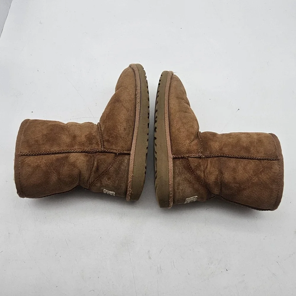 UGG Australia Boots KIDS Size 3 Brown Classic Short Shearling Suede Winter 5251